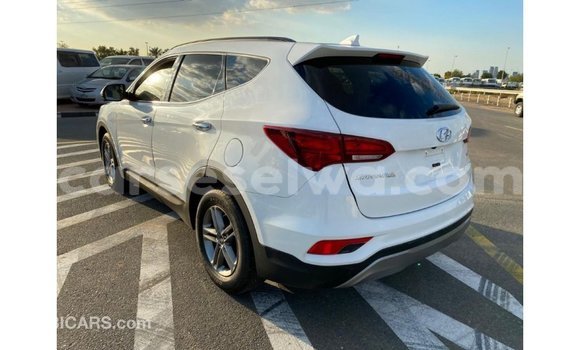 Acheter Import Voiture Hyundai Santa Fe Blanc à Import - Dubai, East Mahé Acheter Import Voiture Hyundai Santa Fe Blanc à Import - Dubai, East Mahé