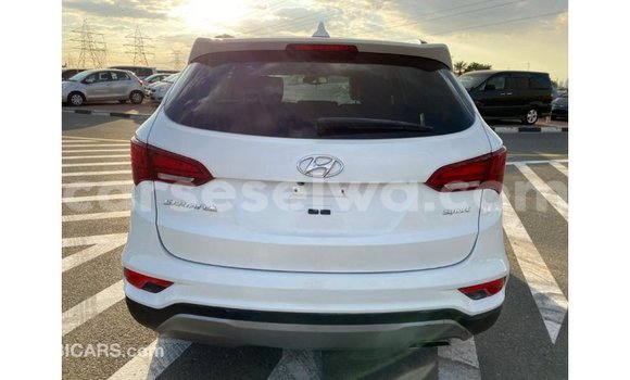 Acheter Import Voiture Hyundai Santa Fe Blanc à Import - Dubai, East Mahé Acheter Import Voiture Hyundai Santa Fe Blanc à Import - Dubai, East Mahé