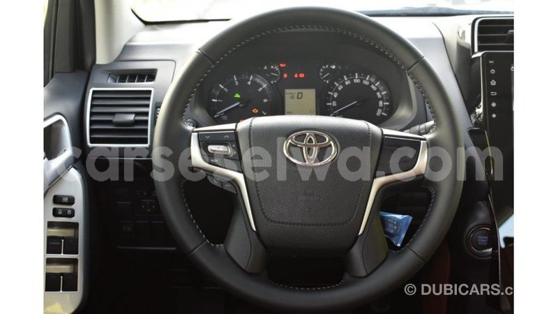 Big with watermark toyota prado east mah%c3%a9 import dubai 5399