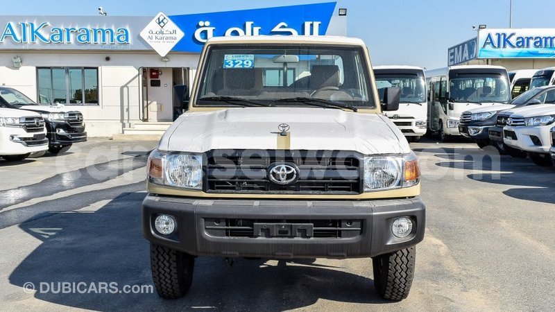Big with watermark toyota land cruiser east mah%c3%a9 import dubai 5400