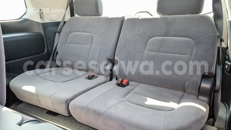 Big with watermark toyota land cruiser east mah%c3%a9 import dubai 5401