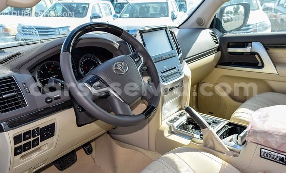 Acheter Import Voiture Toyota Land Cruiser Noir à Import - Dubai, East Mahé Acheter Import Voiture Toyota Land Cruiser Noir à Import - Dubai, East Mahé