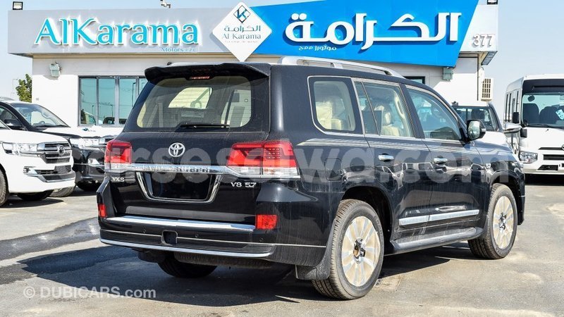 Big with watermark toyota land cruiser east mah%c3%a9 import dubai 5402