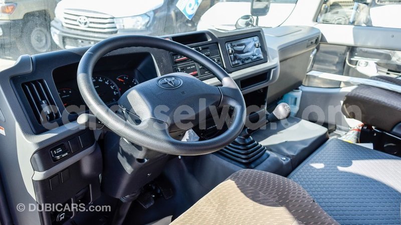 Big with watermark toyota coaster east mah%c3%a9 import dubai 5403