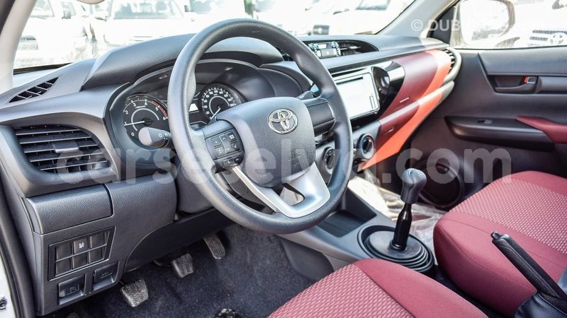 Big with watermark toyota hilux east mah%c3%a9 import dubai 5404