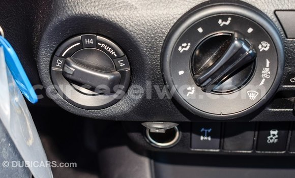 Acheter Import Voiture Toyota Hilux Blanc à Import - Dubai, East Mahé Acheter Import Voiture Toyota Hilux Blanc à Import - Dubai, East Mahé