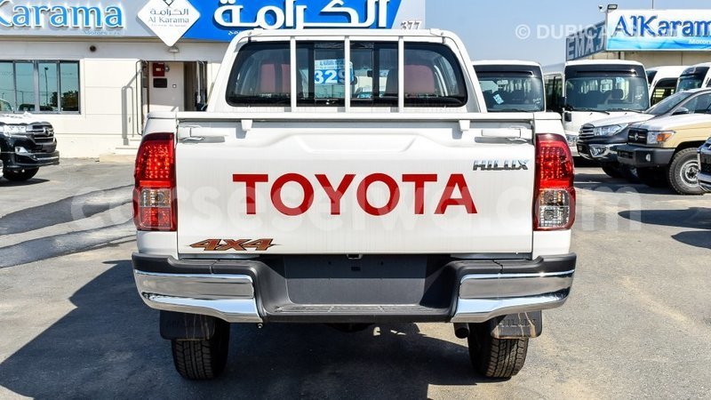Big with watermark toyota hilux east mah%c3%a9 import dubai 5404