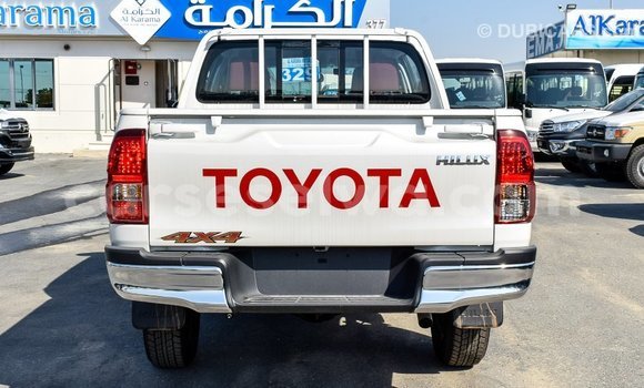 Acheter Import Voiture Toyota Hilux Blanc à Import - Dubai, East Mahé Acheter Import Voiture Toyota Hilux Blanc à Import - Dubai, East Mahé