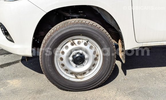 Acheter Import Voiture Toyota Hilux Blanc à Import - Dubai, East Mahé Acheter Import Voiture Toyota Hilux Blanc à Import - Dubai, East Mahé