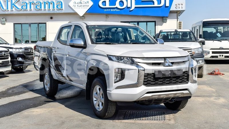 Big with watermark mitsubishi l200 east mah%c3%a9 import dubai 5406