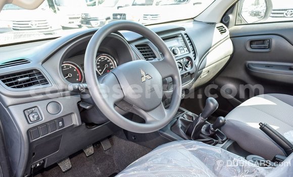 Acheter Import Voiture Mitsubishi L200 Blanc à Import - Dubai, East Mahé Acheter Import Voiture Mitsubishi L200 Blanc à Import - Dubai, East Mahé
