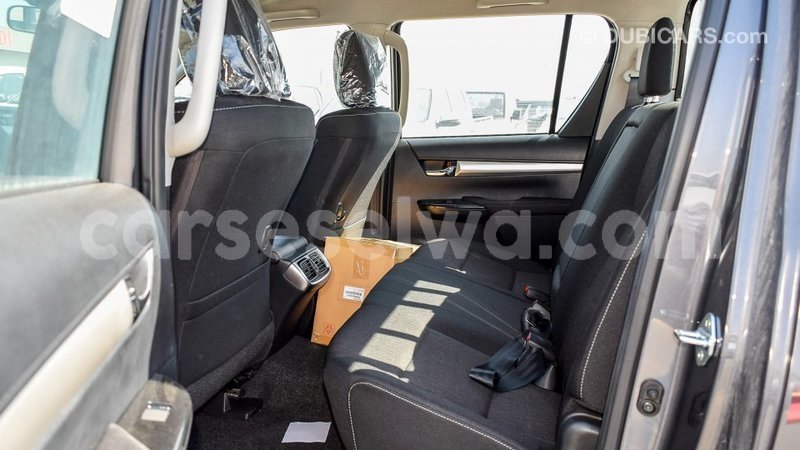 Big with watermark toyota hilux east mah%c3%a9 import dubai 5407