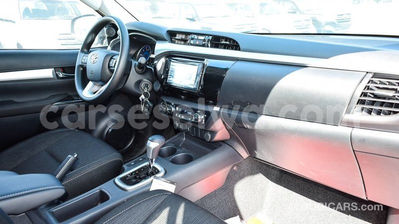 Big with watermark toyota hilux east mah%c3%a9 import dubai 5407