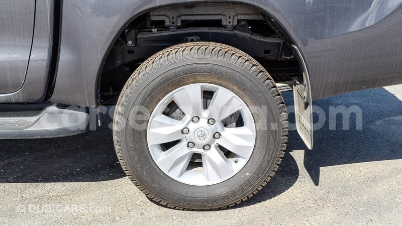 Big with watermark toyota hilux east mah%c3%a9 import dubai 5407