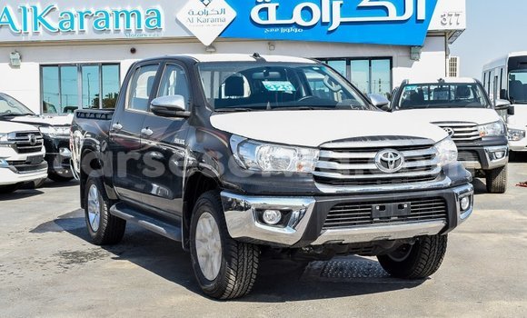 Acheter Import Voiture Toyota Hilux Noir à Import - Dubai, East Mahé Acheter Import Voiture Toyota Hilux Noir à Import - Dubai, East Mahé
