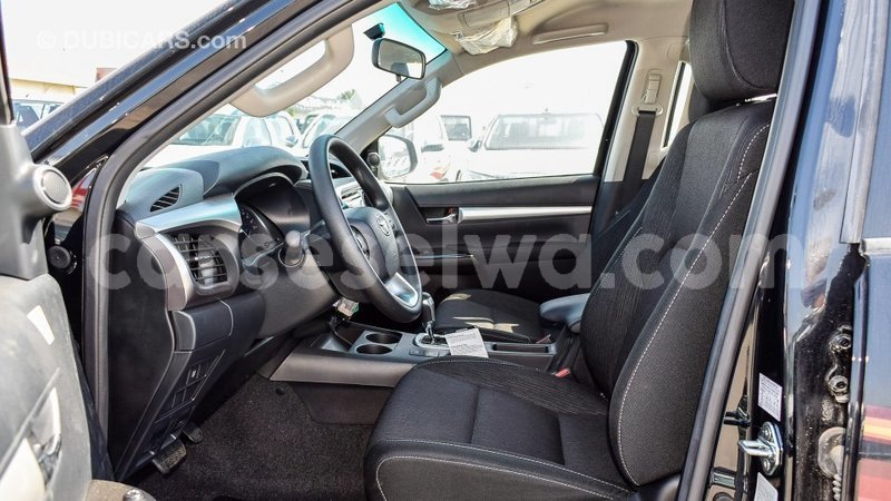 Big with watermark toyota hilux east mah%c3%a9 import dubai 5408