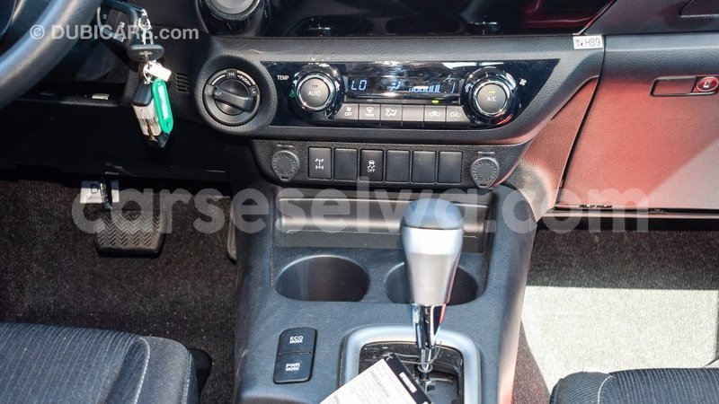 Big with watermark toyota hilux east mah%c3%a9 import dubai 5408