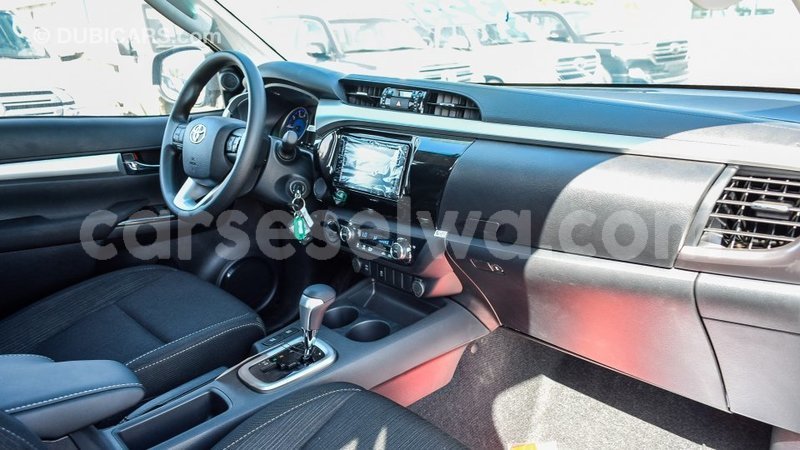 Big with watermark toyota hilux east mah%c3%a9 import dubai 5408