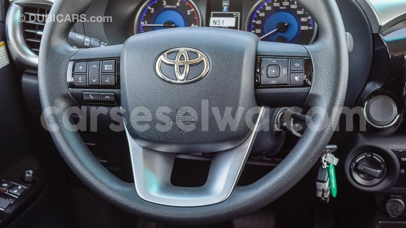 Big with watermark toyota hilux east mah%c3%a9 import dubai 5408