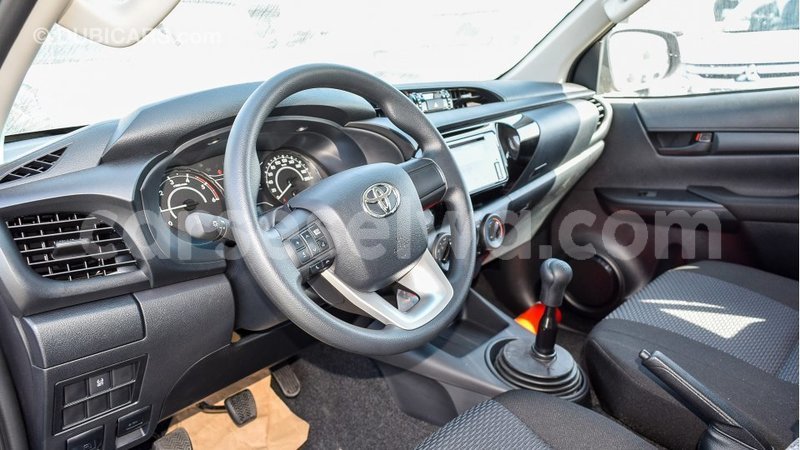 Big with watermark toyota hilux east mah%c3%a9 import dubai 5409