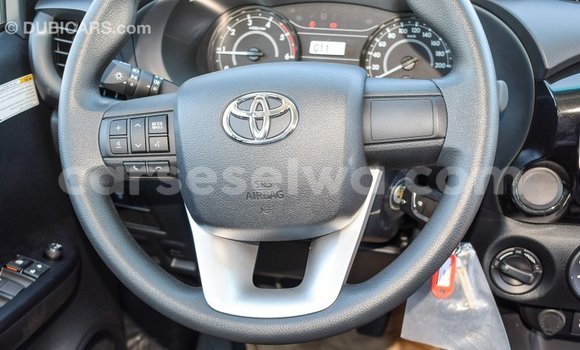 Acheter Import Voiture Toyota Hilux Autre à Import - Dubai, East Mahé Acheter Import Voiture Toyota Hilux Autre à Import - Dubai, East Mahé
