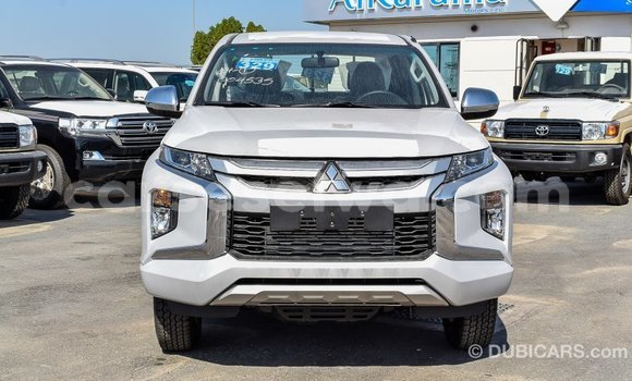 Acheter Import Voiture Mitsubishi L200 Blanc à Import - Dubai, East Mahé Acheter Import Voiture Mitsubishi L200 Blanc à Import - Dubai, East Mahé
