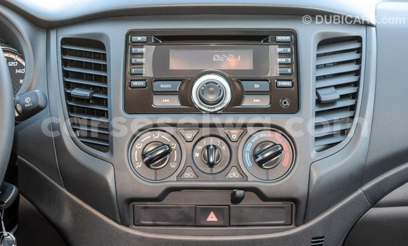 Acheter Import Voiture Mitsubishi L200 Blanc à Import - Dubai, East Mahé Acheter Import Voiture Mitsubishi L200 Blanc à Import - Dubai, East Mahé