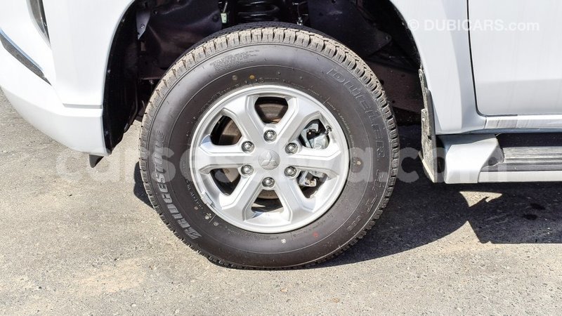 Big with watermark mitsubishi l200 east mah%c3%a9 import dubai 5410