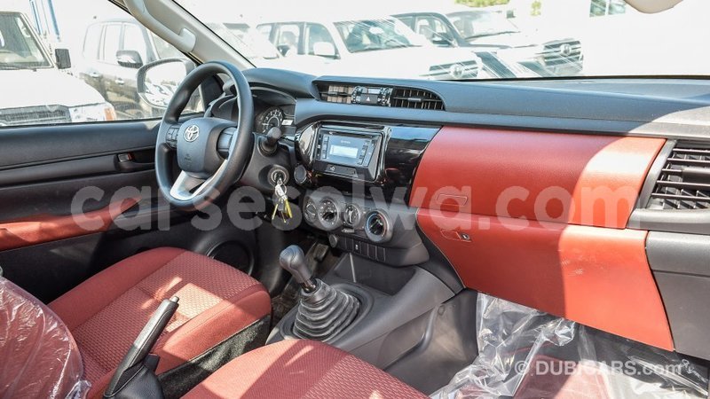 Big with watermark toyota hilux east mah%c3%a9 import dubai 5411