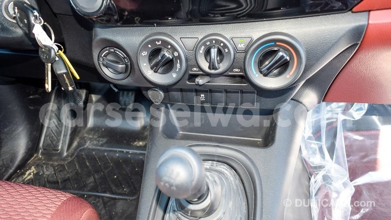 Big with watermark toyota hilux east mah%c3%a9 import dubai 5411