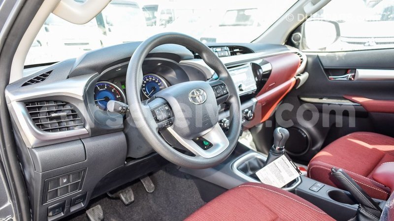 Big with watermark toyota hilux east mah%c3%a9 import dubai 5412