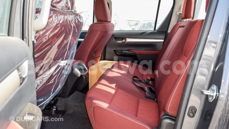 Big with watermark toyota hilux east mah%c3%a9 import dubai 5412