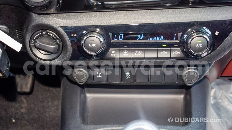 Big with watermark toyota hilux east mah%c3%a9 import dubai 5412