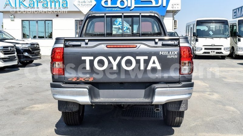 Big with watermark toyota hilux east mah%c3%a9 import dubai 5412
