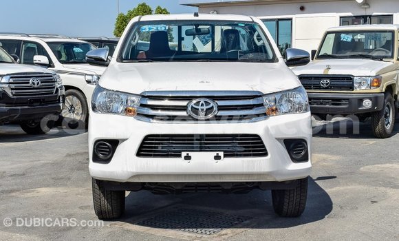 Acheter Import Voiture Toyota Hilux Blanc à Import - Dubai, East Mahé Acheter Import Voiture Toyota Hilux Blanc à Import - Dubai, East Mahé