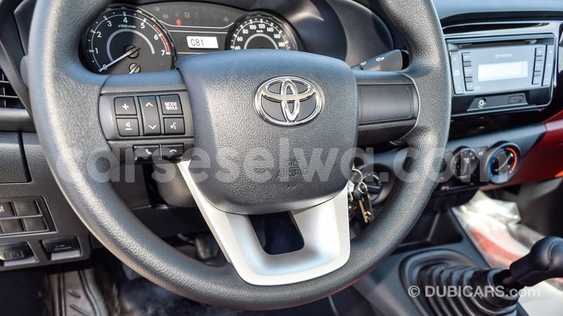 Big with watermark toyota hilux east mah%c3%a9 import dubai 5413