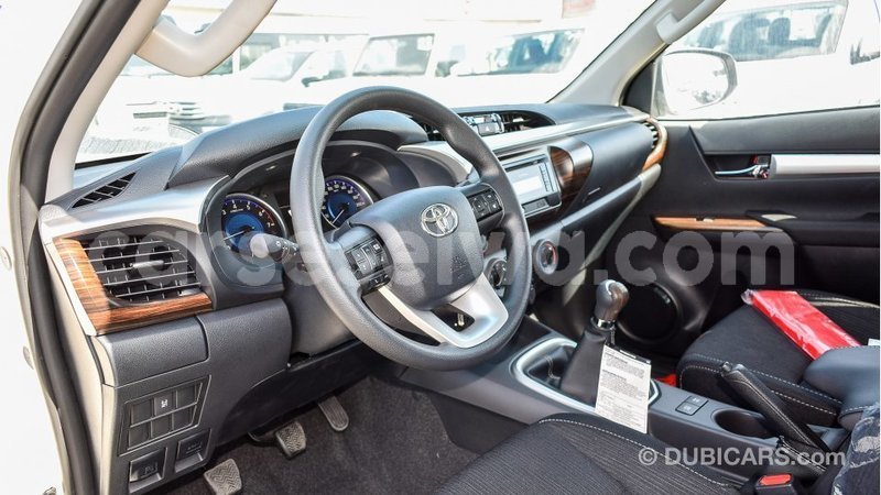 Big with watermark toyota hilux east mah%c3%a9 import dubai 5414