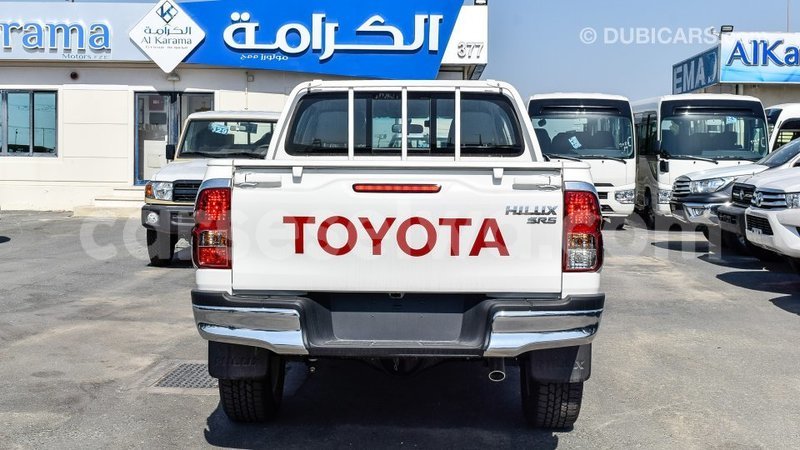Big with watermark toyota hilux east mah%c3%a9 import dubai 5414