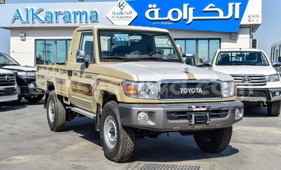 Acheter Import Voiture Toyota Land Cruiser Beige à Import - Dubai, East Mahé Acheter Import Voiture Toyota Land Cruiser Beige à Import - Dubai, East Mahé