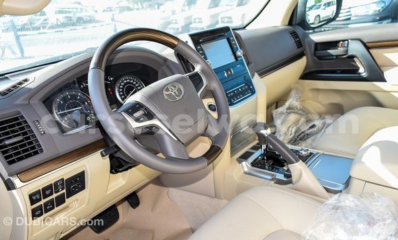 Acheter Import Voiture Toyota Land Cruiser Noir à Import - Dubai, East Mahé Acheter Import Voiture Toyota Land Cruiser Noir à Import - Dubai, East Mahé