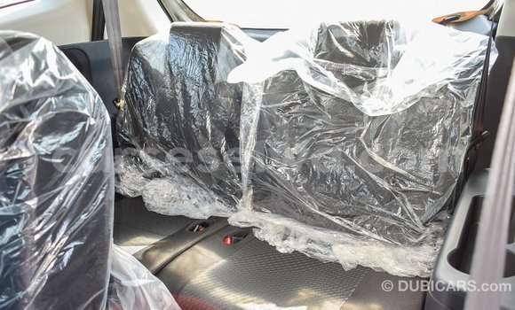 Acheter Import Voiture Toyota Rush Marron à Import - Dubai, East Mahé Acheter Import Voiture Toyota Rush Marron à Import - Dubai, East Mahé