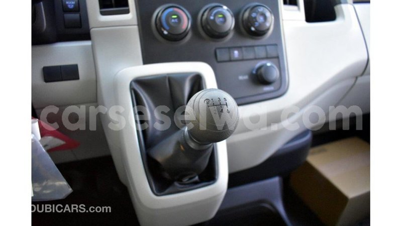 Big with watermark toyota hiace east mah%c3%a9 import dubai 5422