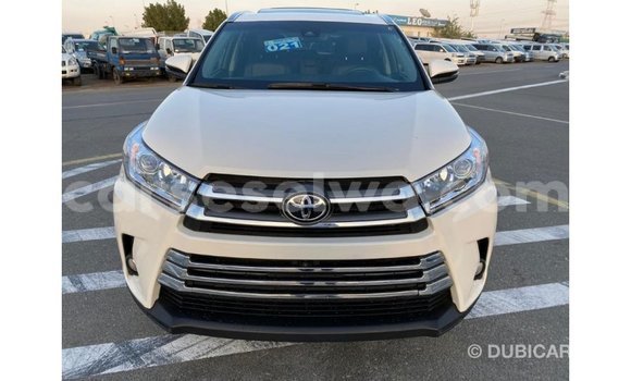 Acheter Import Voiture Toyota Highlander Blanc à Import - Dubai, East Mahé Acheter Import Voiture Toyota Highlander Blanc à Import - Dubai, East Mahé