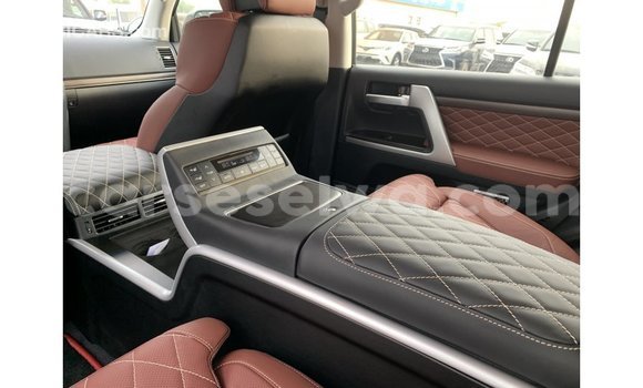 Buy Import Toyota Land Cruiser Black Car in Import - Dubai in East Mahé Buy Import Toyota Land Cruiser Black Car in Import - Dubai in East Mahé