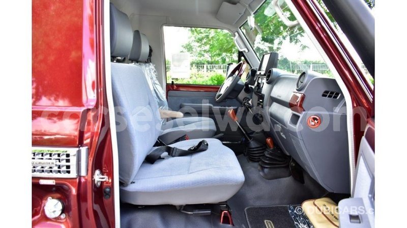 Big with watermark toyota land cruiser east mah%c3%a9 import dubai 5440