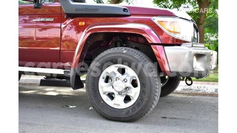 Big with watermark toyota land cruiser east mah%c3%a9 import dubai 5440