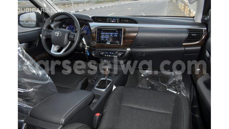 Big with watermark toyota hilux east mah%c3%a9 import dubai 5444