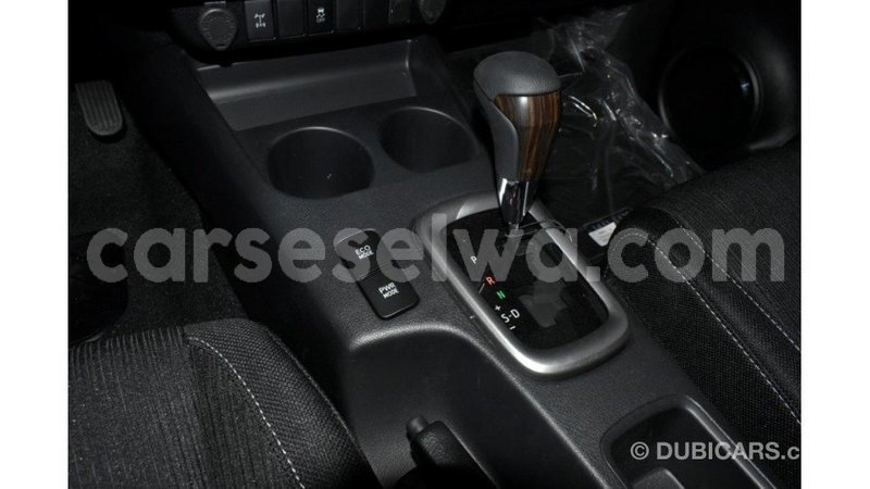 Big with watermark toyota hilux east mah%c3%a9 import dubai 5444