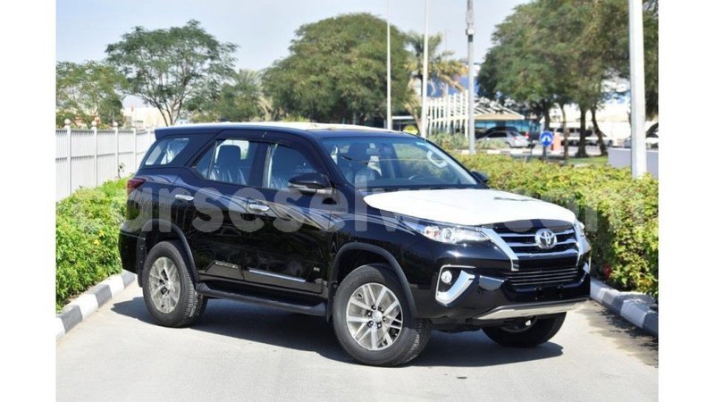 Big with watermark toyota fortuner east mah%c3%a9 import dubai 5449