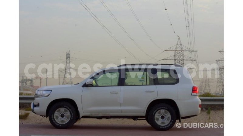 Big with watermark toyota land cruiser east mah%c3%a9 import dubai 5454